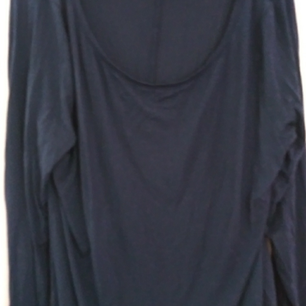Long sleeve t-shirt.